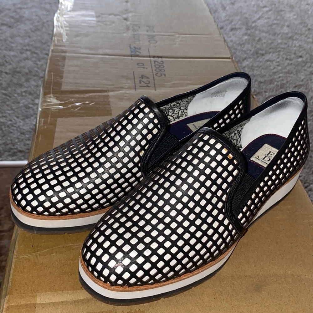 Ellen Degeneres platformed flats